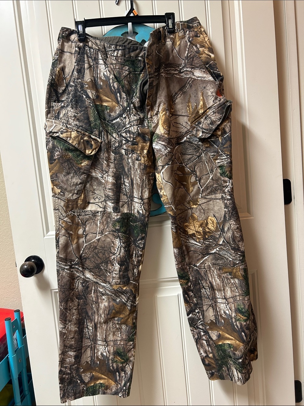 Men's Camouflage Cargo Pants - Brown/Green Camo